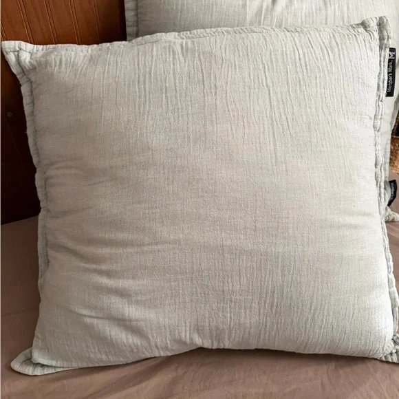 Elegant Cream Pillow Set - Picture 3 of 5